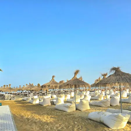 Lalzit Bay Dream - Happy Апартаменты Plazhi San Pietro