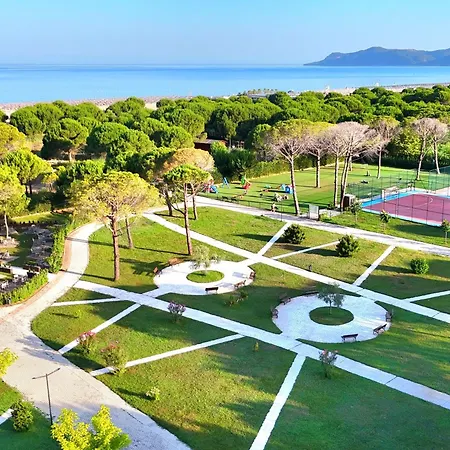 Апартаменты Lalzit Bay Dream - Happy Plazhi San Pietro